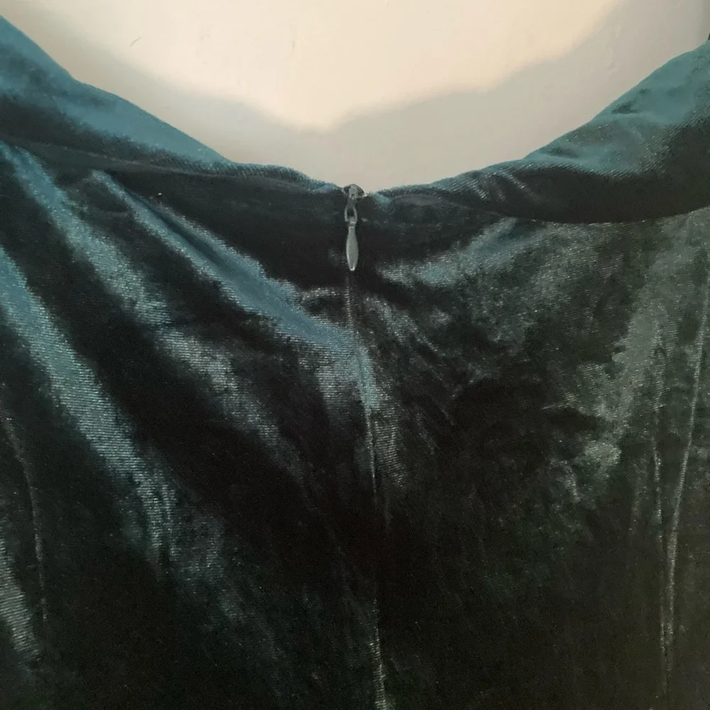 Belle Poque: Elegant Retro:Velvet Wiggle Dress - Picture 4 of 6